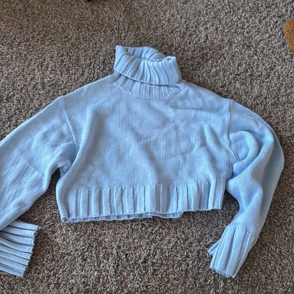 H&M turtle neck sweatshirt
